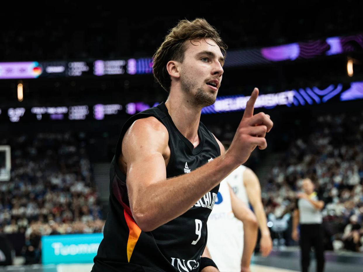 战胜恐惧：两支强队将在赛场上展现出色表现，谁将称霸