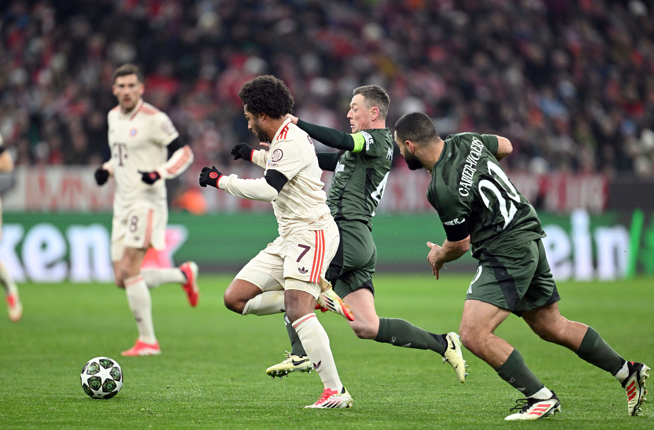 欧预赛赛事如约而至，紧张氛围散发全场的简单介绍