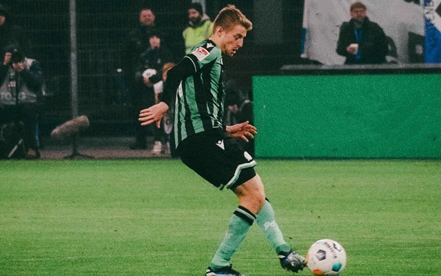 包含汉诺威客场连败，主教练急需整顿球队气氛的词条