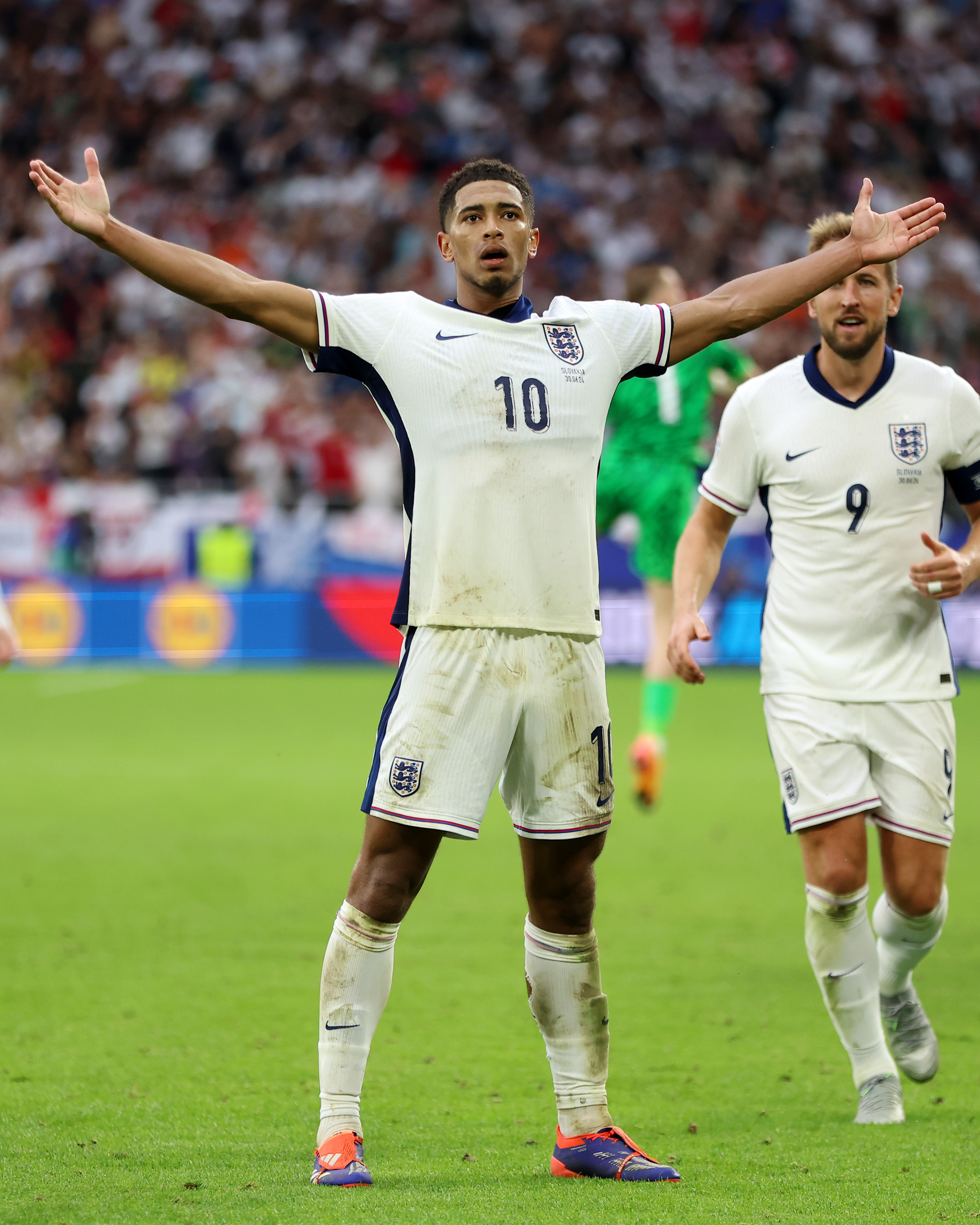 英格兰足球队再次获胜,欧洲杯冠军呼之欲出的简单介绍 英格兰足球队再次获胜,欧洲杯冠军呼之欲出的简单介绍