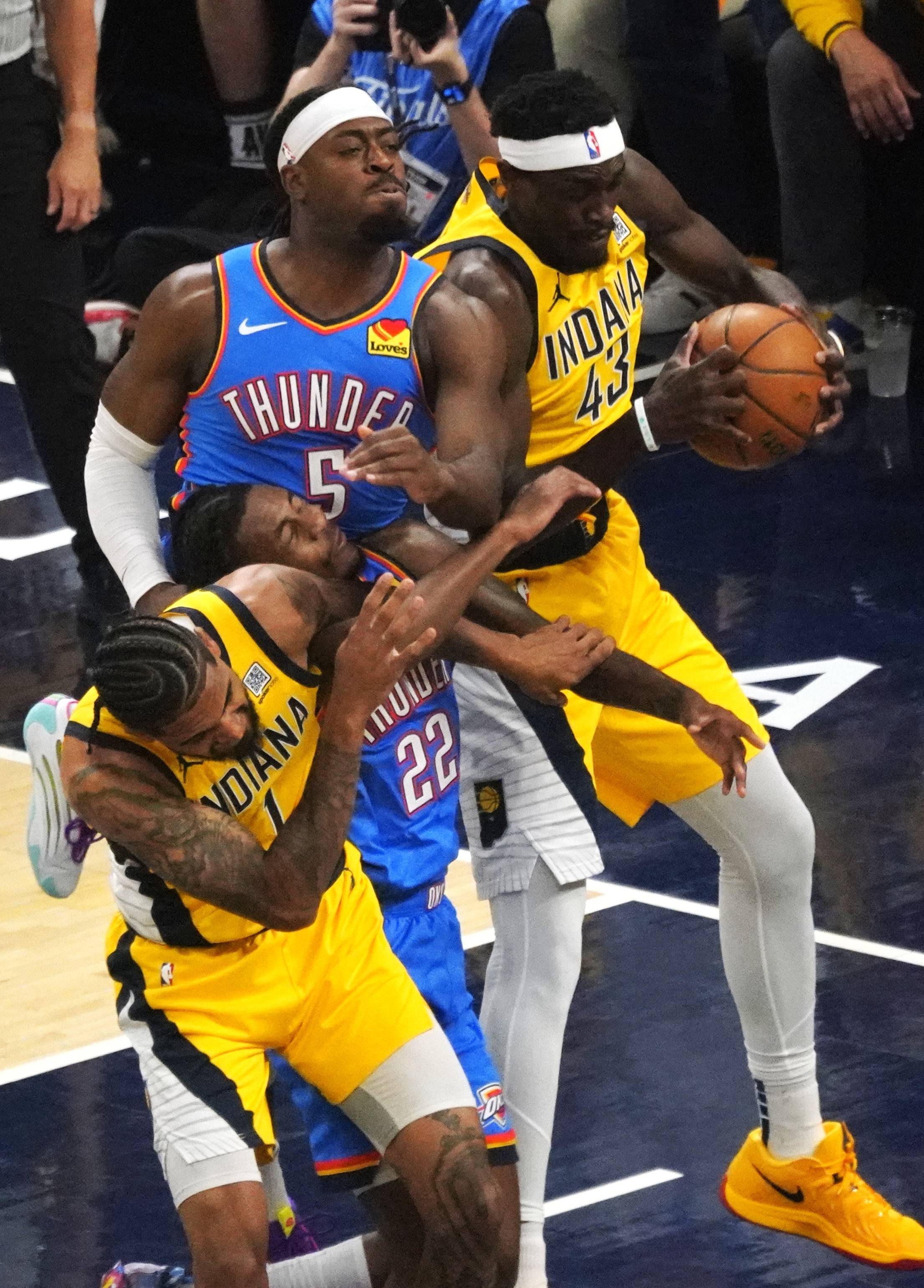 步行者客场大胜黄蜂,跻身东部前列 步行者客场大胜黄蜂,跻身东部前列