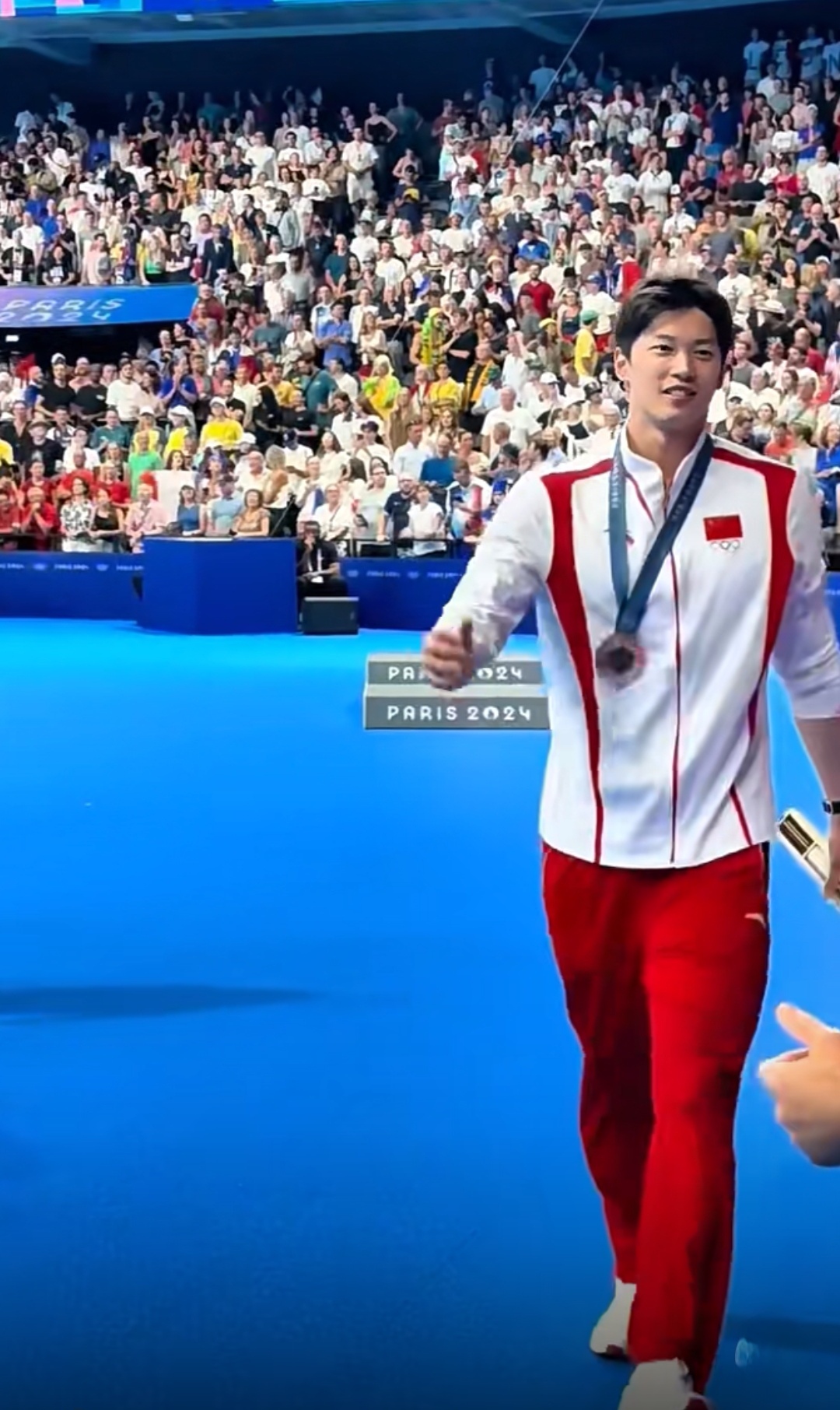 日本选手创造新世界纪录，豪取田径金牌的简单介绍