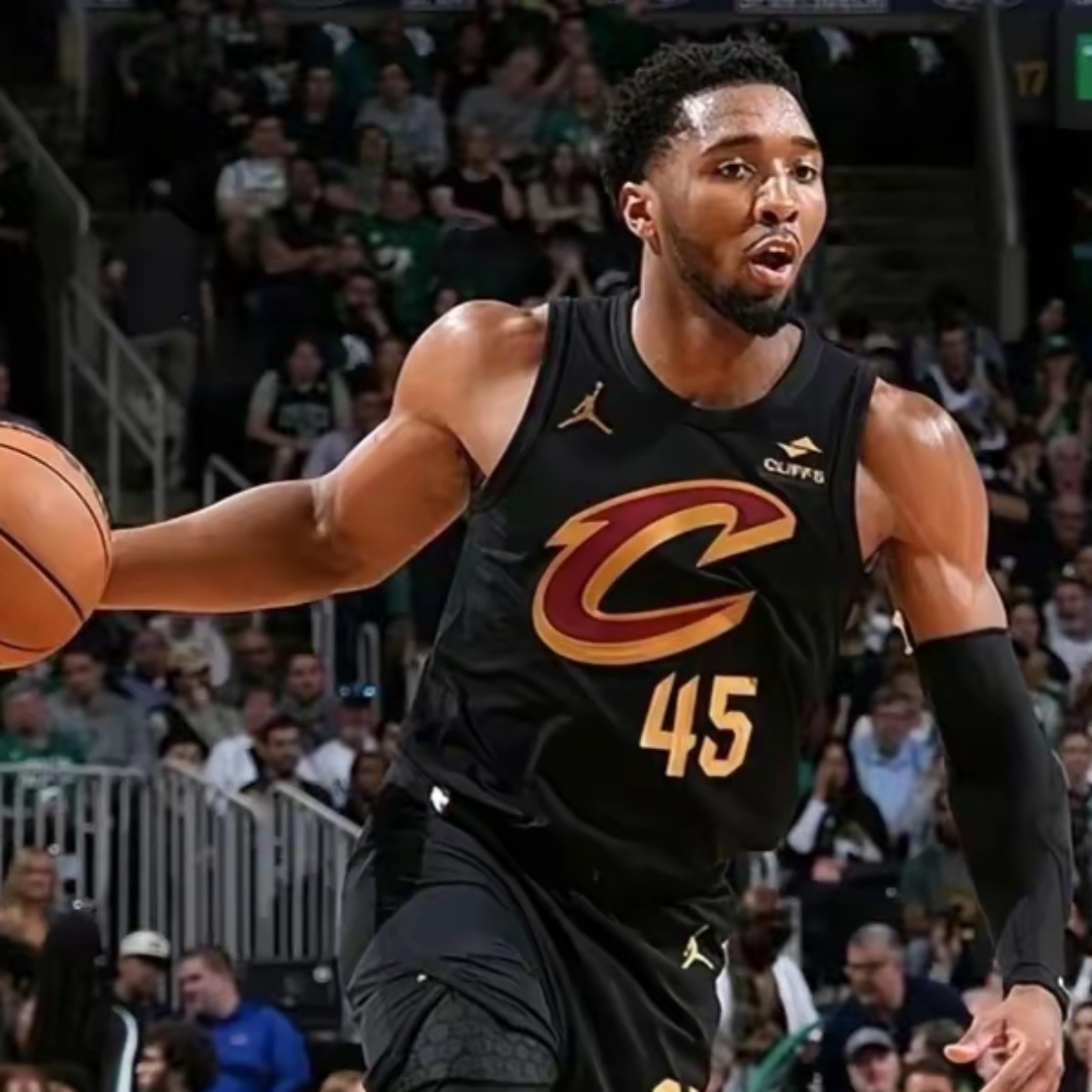 包含凯尔特人B队翻盘波兰男篮，米切尔关键制胜的词条