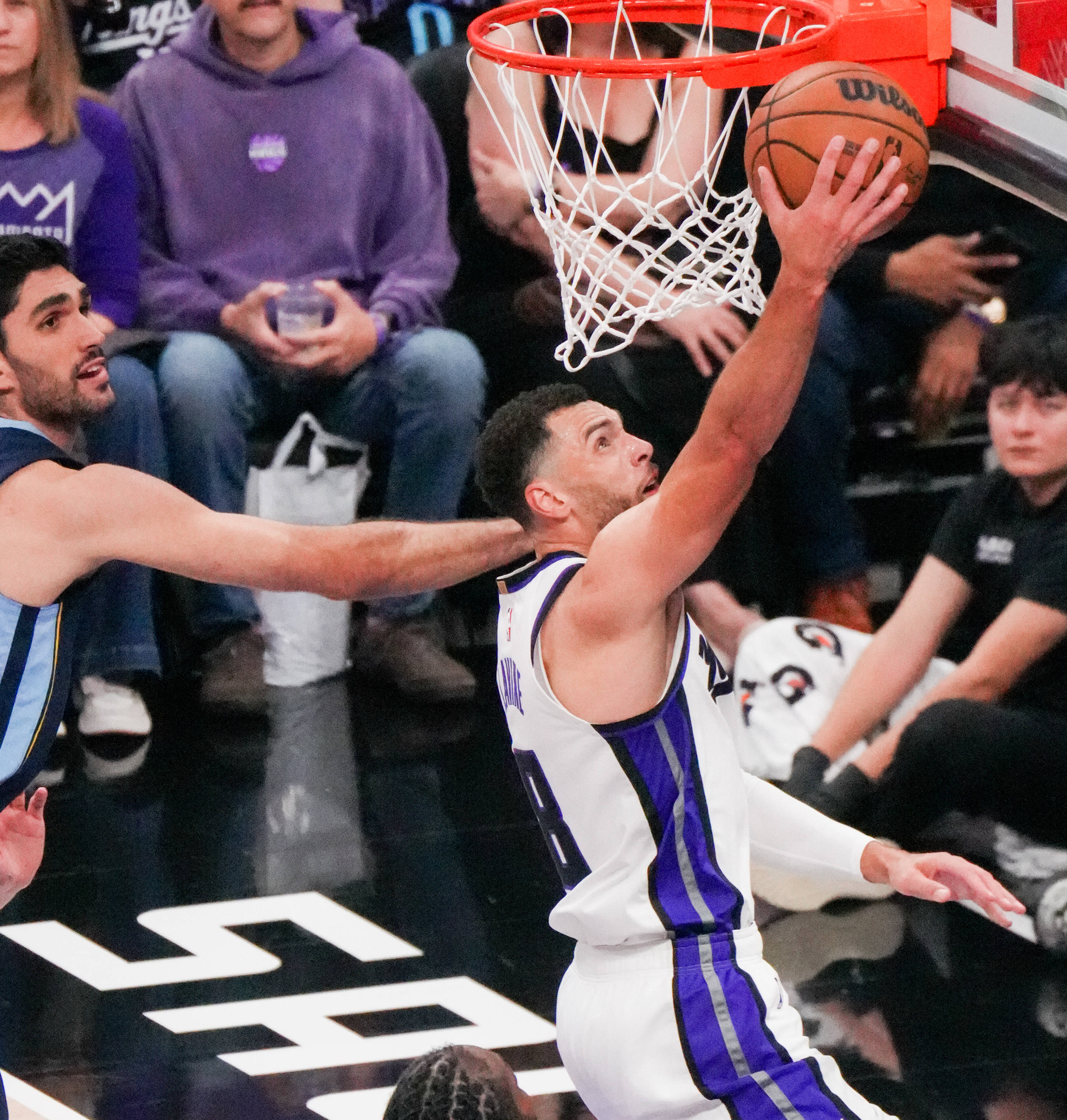 灰熊完胜快船，欧文高光表现