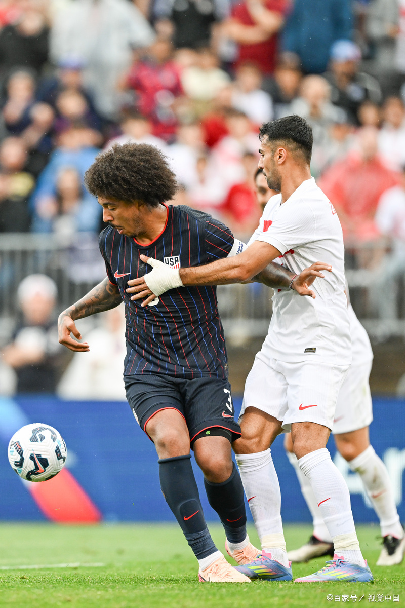 关于法国力克日本，莱万点燃赛场的信息