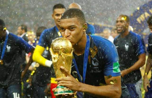 美国横扫挪威，内马尔扛起全队