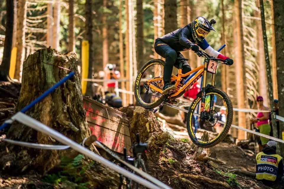 包含泰国队轻取马来西亚队，马琳状态火热的词条