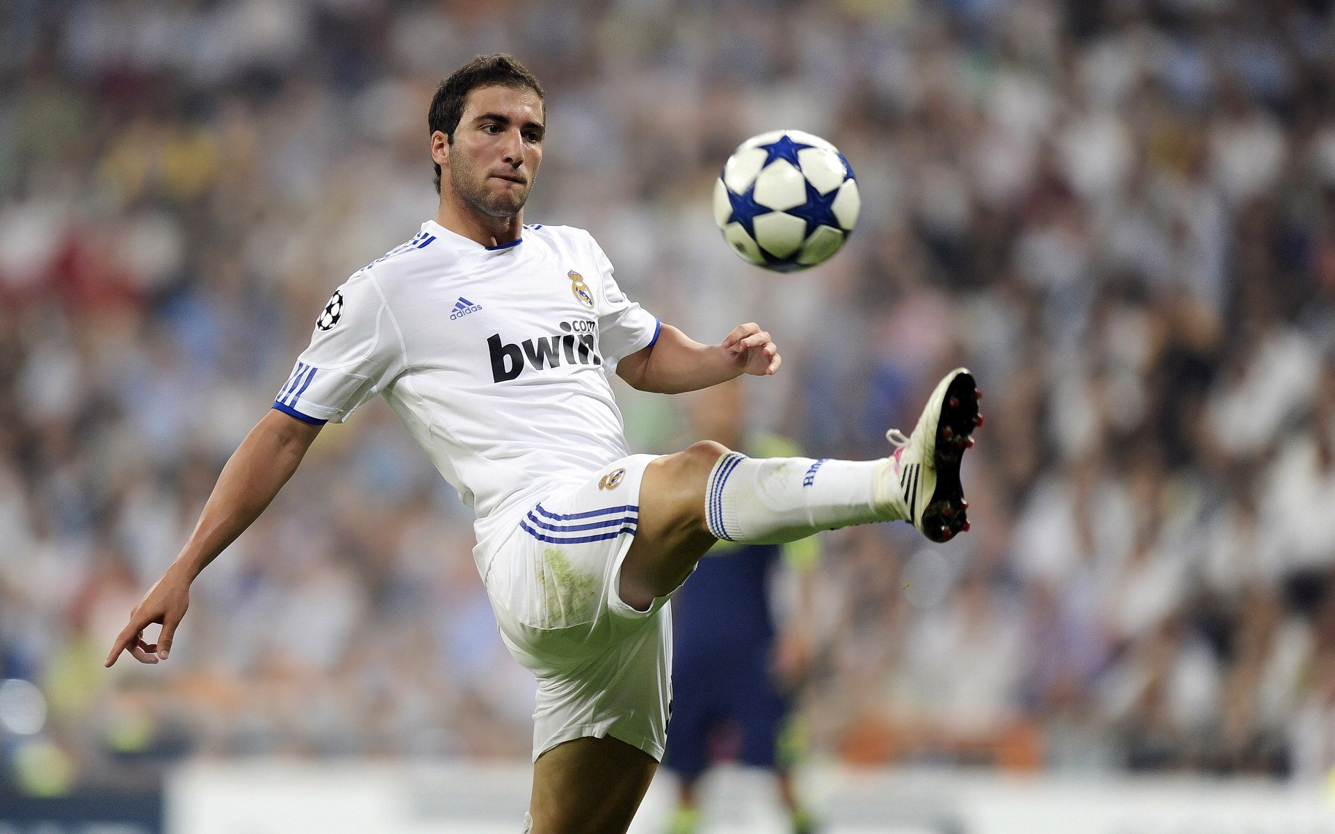 魔笛奏响狂想曲，洪都拉斯风暴席卷北欧—足球世界的唯一性之夜